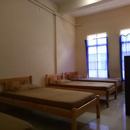 D'Kost Batam Hostel Нагоя Екстериор снимка